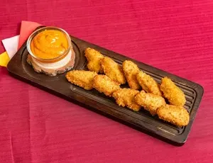HiFive Chicken Marine Dr - Burger & Fried Chicken restaurant in Vancouver – fine dining dishes, interior photos, and ambiance.