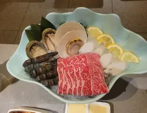Haidilao Hotpot Richmond - Hot Pot restaurant in Richmond – fine dining dishes, interior photos, and ambiance.
