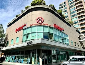 Haidilao Hotpot Richmond - Hot Pot restaurant in Richmond – fine dining dishes, interior photos, and ambiance.