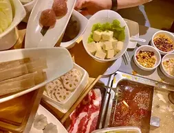 Haidilao Hotpot Richmond - Hot Pot restaurant in Richmond – fine dining dishes, interior photos, and ambiance.