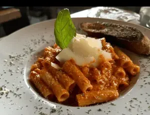 Alibi Room - North American restaurant in Downtown Vancouver – fine dining dishes, interior photos, and ambiance.