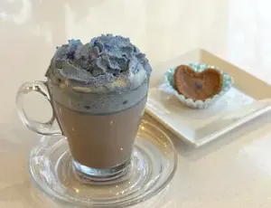 Cathy's Cafe - Cafe restaurant in Vancouver – fine dining dishes, interior photos, and ambiance.