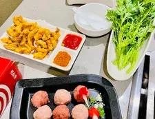 Haidilao Hotpot Richmond - Hot Pot restaurant in Richmond – fine dining dishes, interior photos, and ambiance.