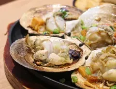 Crab Hot Lau Granville - Vietnamese restaurant in Vancouver – fine dining dishes, interior photos, and ambiance.