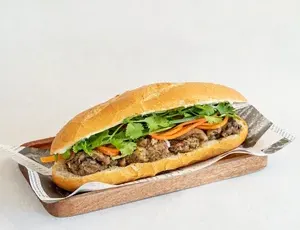 Saigon Bites Kingsway - South Asian restaurant in Burnaby – fine dining dishes, interior photos, and ambiance.