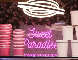 Ricardo's Granville (Bubble Tea, Ice Cream, Coffee) - Dessert restaurant in Downtown Vancouver – fine dining dishes, interior photos, and ambiance.