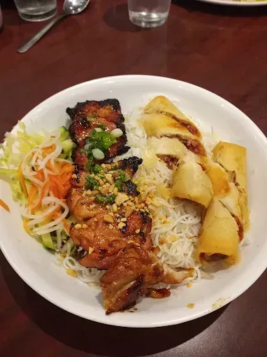 Picture of dish Chicken Brochette Vermicelli with Fried Roll at Pho Stanley