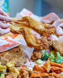 J&G Fried Chicken Aberdeen - restaurant in Richmond – fine dining dishes, interior photos, and ambiance. - Photo 1