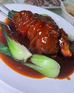 Yuan's Garden Restaurant - restaurant in Richmond – fine dining dishes, interior photos, and ambiance. - Photo 1