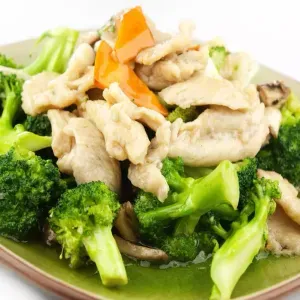 Picture of dish Chicken with Broccoli in Garlic Sauce at Umami Ramen + Grill