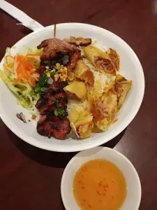 Picture of dish Pork Brochette Vermicelli with Fried Roll at Pho Stanley