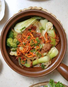 Picture of dish Cordyceps Vegan Chicken Claypot at The Hestia Veggie